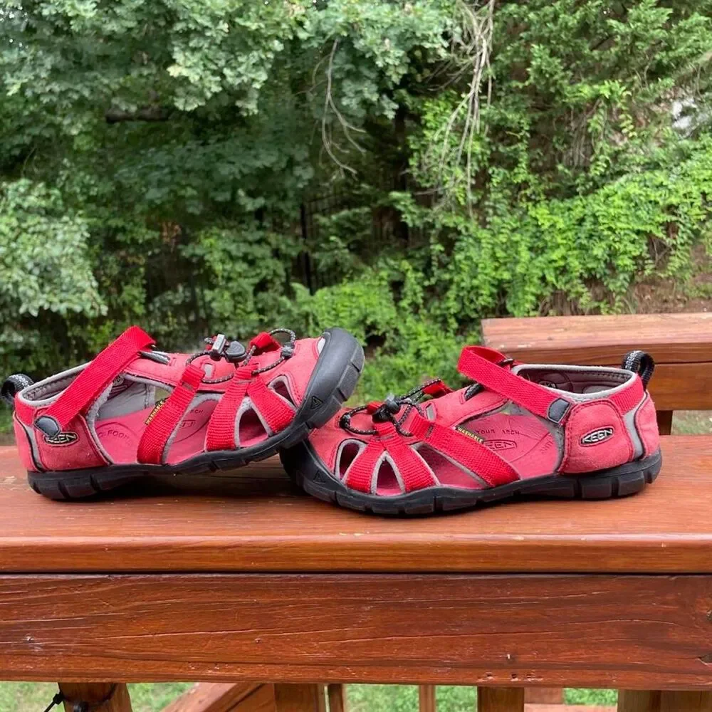 Keen Men's 6 Womens 6.5 Red Waterproof Hiking Sandals